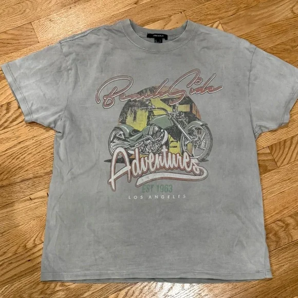Forever 21 Tops Forever Tshirt Gray Beach Side Adventure